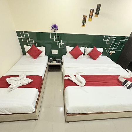 Hotel Kailash Park- Near International Airport Mumbai Exteriör bild
